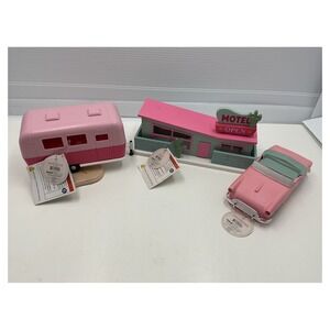 Crescent Enterprises Light-Up Motel Set with Car and Airstream